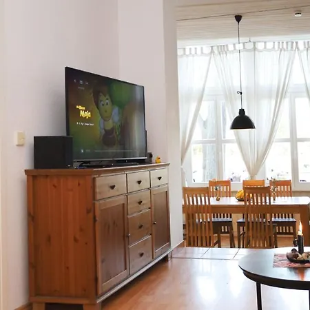 -am Strom 41- In Warnemuende *